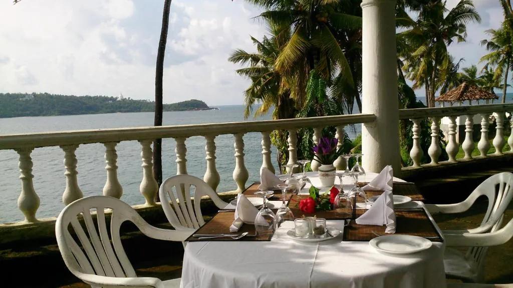 Breakfast table on the terrace overlooking the sea at Closenberg Hotel
